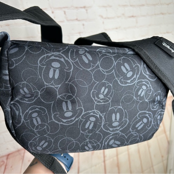 Disney Mickey Mouse Black Printed Lunch Backpack Bag EUC 13x10 - Picture 6 of 6